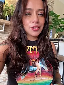 foxxy lover online show from April 7, 7:59 pm