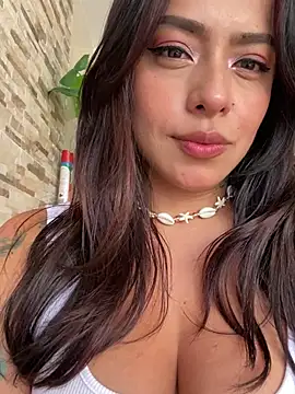 Snapshot of foxxy_lover chatting on February 12, 7:02 pm foxxy lover online show from February 12, 7:02 pm