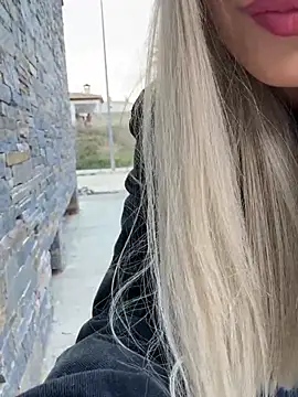 MelaFoxx online show from March 1, 4:40 pm