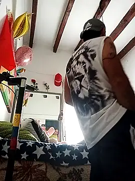 yoahotpetrafiery online show from April 9, 10:43 am