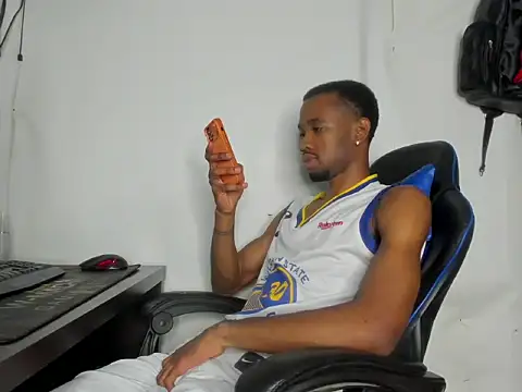 Snapshot of Kofi_exotic_2 chatting on May 15, 9:24 pm Kofi exotic 2 online show from May 15, 9:24 pm