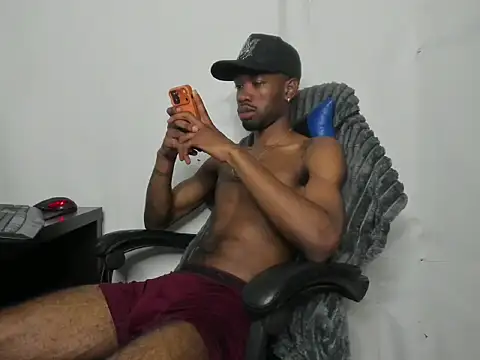 Snapshot of Kofi_exotic_2 chatting on May 31, 5:29 pm Kofi exotic 2 online show from May 31, 5:29 pm