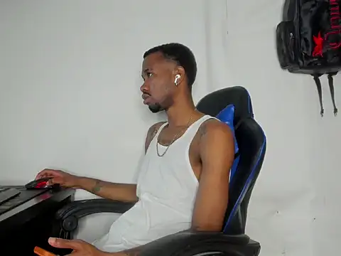 Snapshot of Kofi_exotic_2 chatting on May 23, 10:09 pm Kofi exotic 2 online show from May 23, 10:09 pm