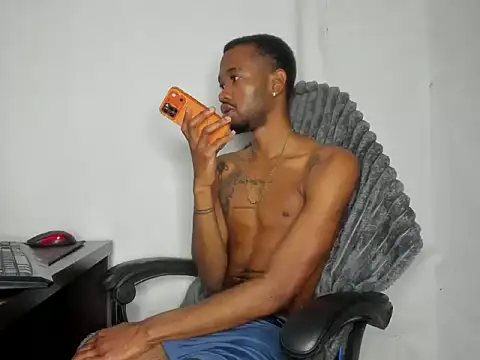 Snapshot of Kofi_exotic_2 chatting on May 21, 4:26 pm Kofi exotic 2 online show from May 21, 4:26 pm