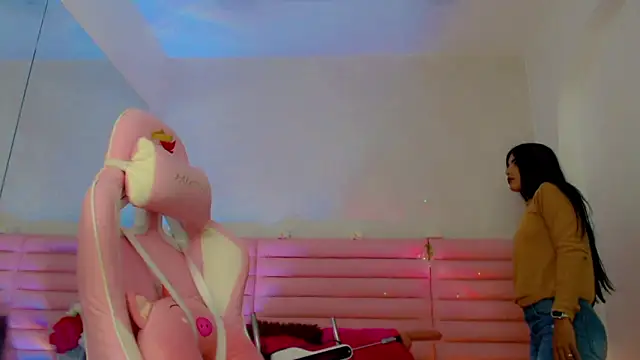 Snapshot of estefany_squirt1 chatting on February 5, 3:57 am estefany squirt1 online show from February 5, 3:57 am