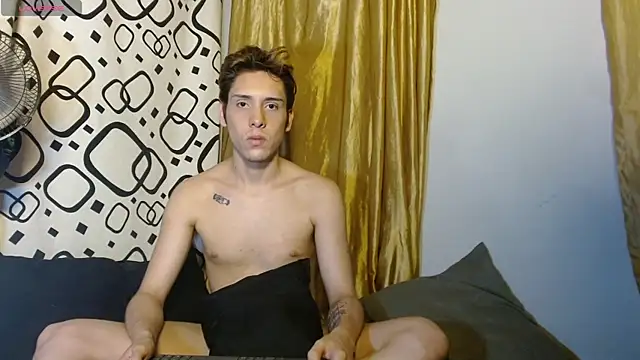 Snapshot of DannyParker_ chatting on July 16, 9:17 am DannyParker online show from July 16, 9:17 am