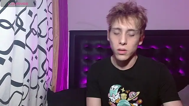 DannyParker  online show from May 3, 2:49 am
