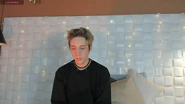 DannyParker  online show from February 10, 2:10 am