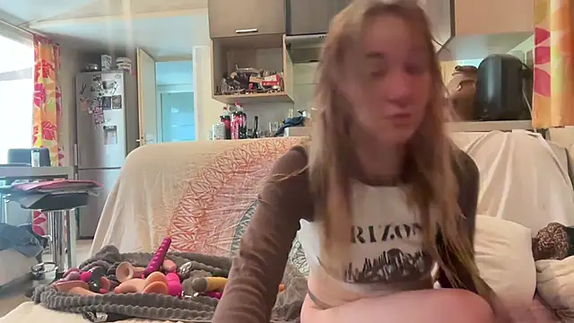 Snapshot of MindMistress chatting on June 30, 2:17 pm MindMistress online show from June 30, 2:17 pm
