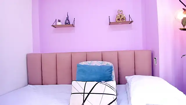 sam doll  online show from April 11, 7:28 pm