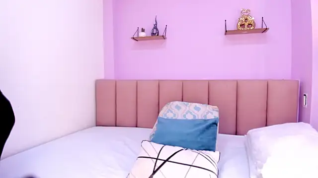 sam doll  online show from April 13, 7:18 pm