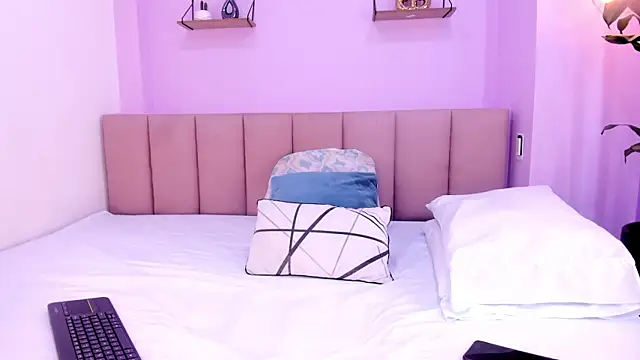 sam doll  online show from April 9, 7:20 pm