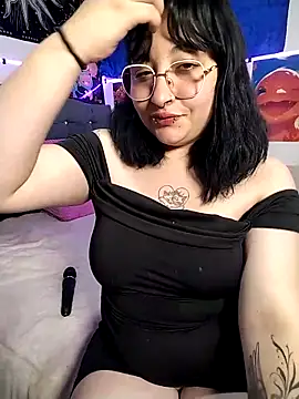 Snapshot of Lilith_Oni66 chatting on February 9, 9:13 pm Lilith Oni66 online show from February 9, 9:13 pm