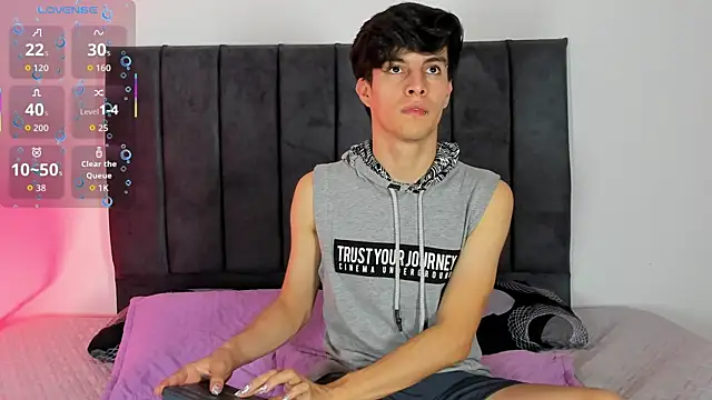 axxxel twink online show from April 21, 1:42 am
