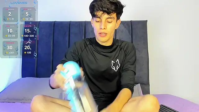 axxxel twink online show from April 3, 1:45 am