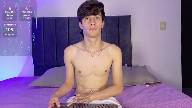 Snapshot of axxxel_twink chatting on July 6, 2:18 am axxxel twink online show from July 6, 2:18 am