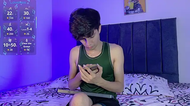 Snapshot of axxxel_twink chatting on June 30, 3:17 am axxxel twink online show from June 30, 3:17 am