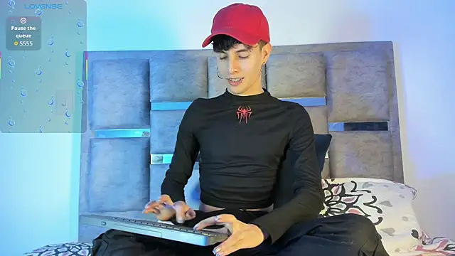 axxxel twink online show from May 9, 1:09 am