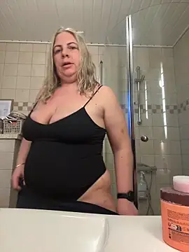 Amanda Norsk online show from April 4, 6:25 pm