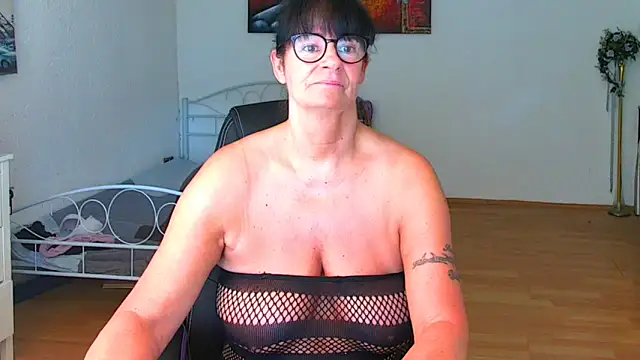 Sylly online show from May 26, 6:33 am