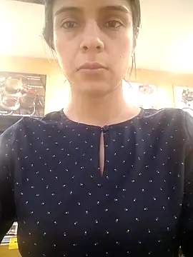 EvaMiranda online show from April 10, 7:32 pm