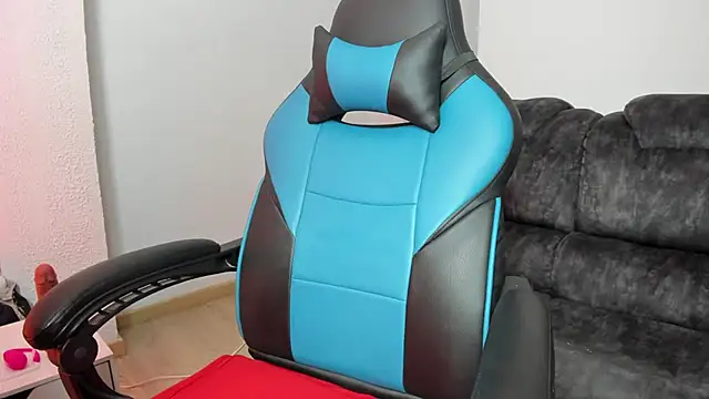 Emily bruss online show from April 15, 7:58 pm