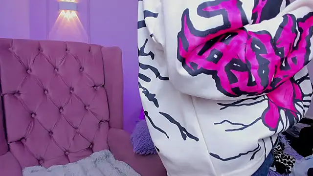 Emily bruss online show from March 13, 11:32 pm