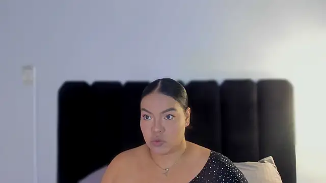 Amaranoir- online show from April 9, 3:41 am