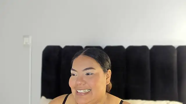 Amaranoir- online show from February 19, 4:09 am