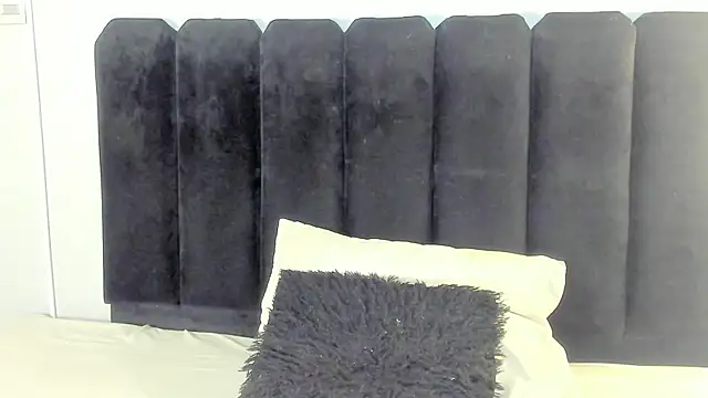 Amaranoir- online show from April 14, 3:44 am