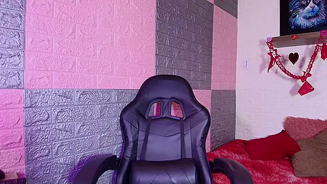 alanna Love02 online show from February 19, 8:06 pm