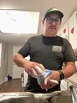 Skizm1986 online show from February 10, 5:45 pm