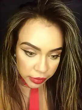 Snapshot of moannapozzy chatting on February 15, 7:51 am moannapozzy online show from February 15, 7:51 am