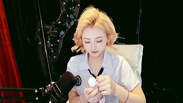 Lady-Mia777 online show from February 11, 12:27 pm