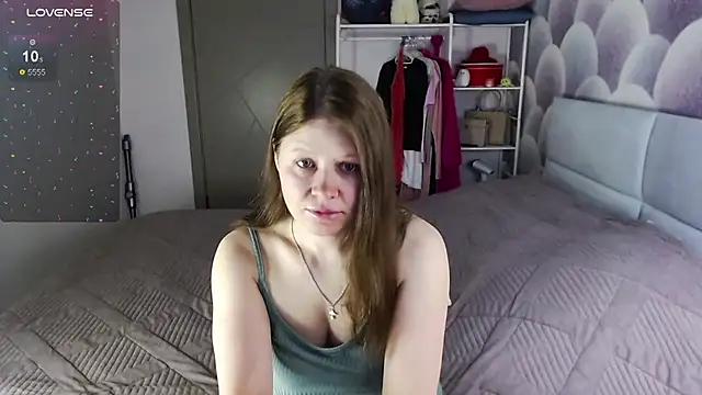 Snapshot of Aleksasamuii chatting on February 23, 9:37 pm Aleksasamuii online show from February 23, 9:37 pm