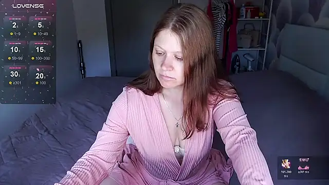 Snapshot of Aleksasamuii chatting on June 10, 8:37 am Aleksasamuii online show from June 10, 8:37 am