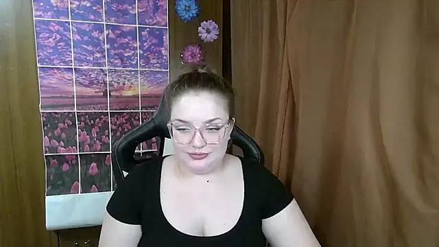 Teasing Dora online show from July 28, 2:30 am