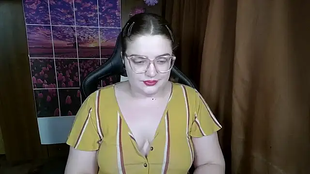 Teasing Dora online show from April 28, 1:15 am