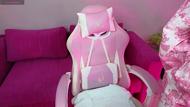 Snapshot of AnitaMeyer chatting on February 27, 1:17 am AnitaMeyer online show from February 27, 1:17 am