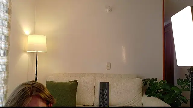 ivonnybonita   online show from July 14, 4:24 pm