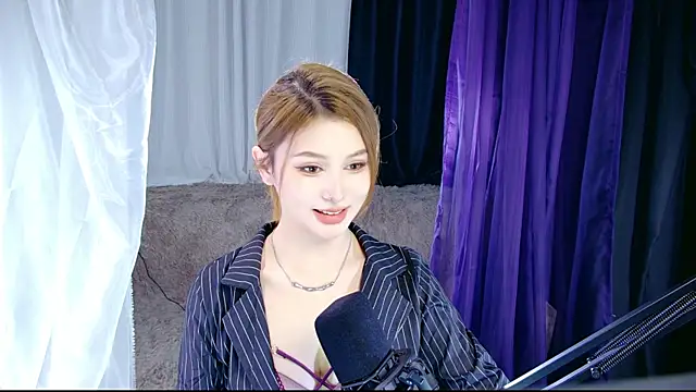 Yunny-888 online show from February 9, 9:51 am