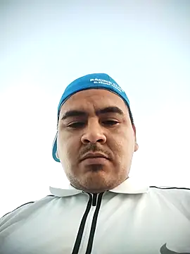 Snapshot of Sergiowooo chatting on February 25, 10:20 pm Sergiowooo online show from February 25, 10:20 pm