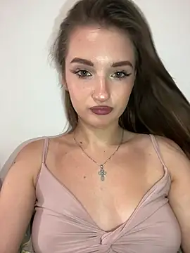 Green eyes lady online show from July 5, 4:25 pm