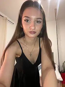 Snapshot of Green_eyes_lady chatting on February 10, 3:22 pm Green eyes lady online show from February 10, 3:22 pm