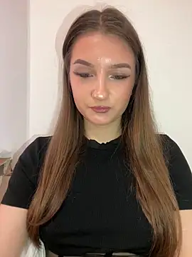 Green eyes lady online show from March 21, 1:37 pm