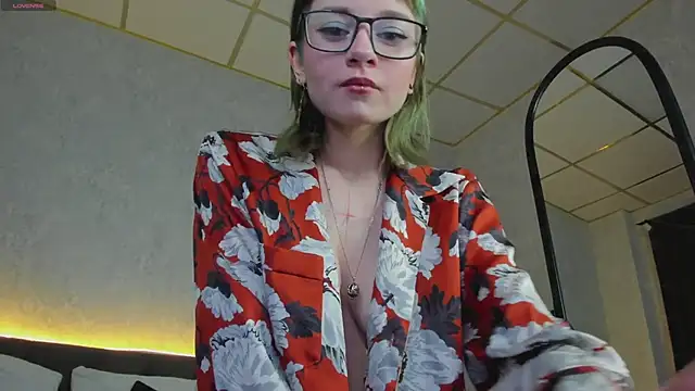 Scarle Whisper online show from February 27, 1:17 am