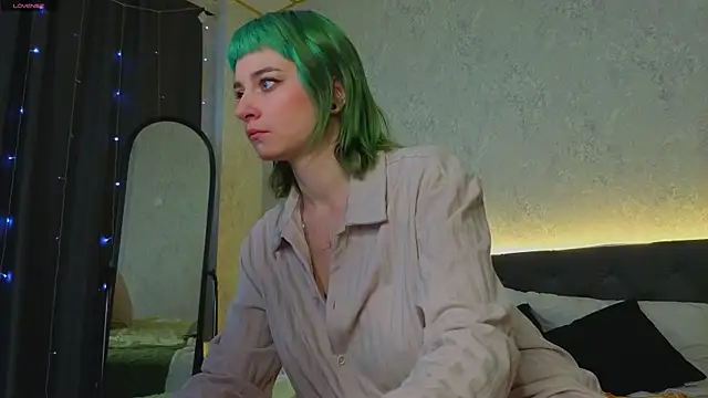 Scarle Whisper online show from April 5, 1:01 am