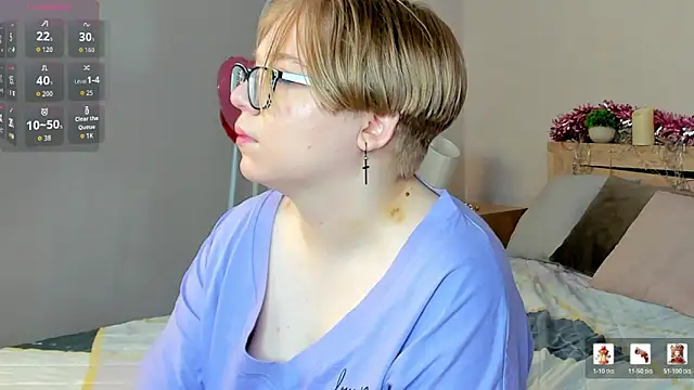 Lauraaa Smith online show from February 18, 12:41 am