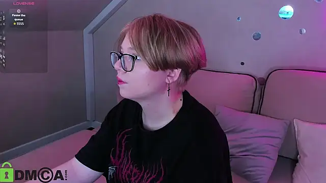 Lauraaa Smith online show from February 26, 7:41 am