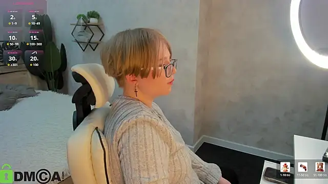 Lauraaa Smith online show from February 25, 7:19 am